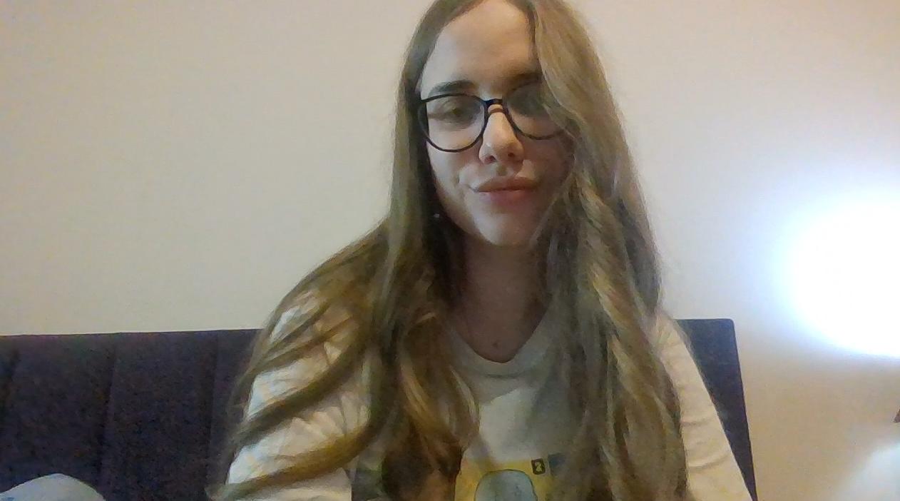 Webcam chat profile for AlyonaFlower: Cooking