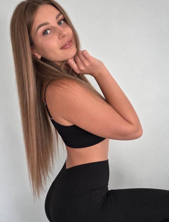 Webcam chat profile for YummyPeach: Outfits