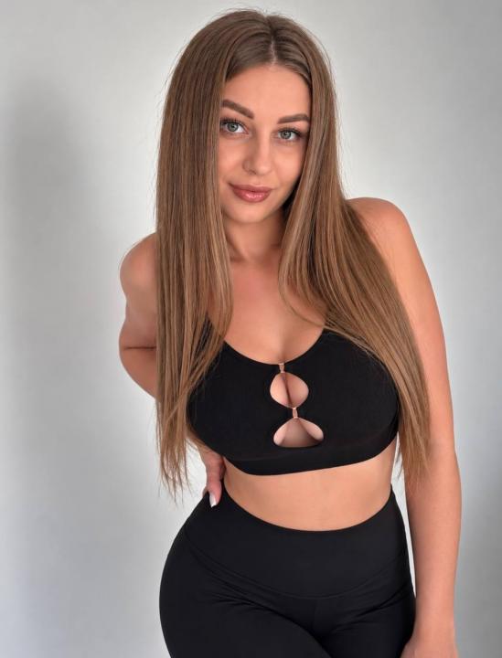 Webcam chat profile for YummyPeach: Outfits