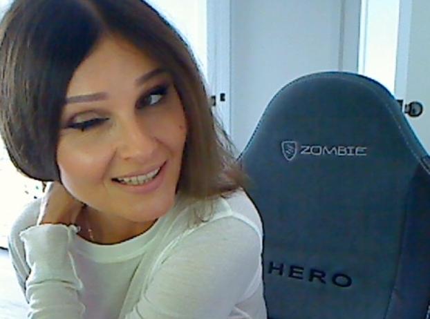 Webcam chat profile for xDeviletex: Humor