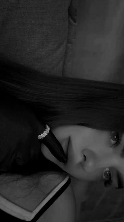 Webcam chat profile for miumeowww: Foot fetish