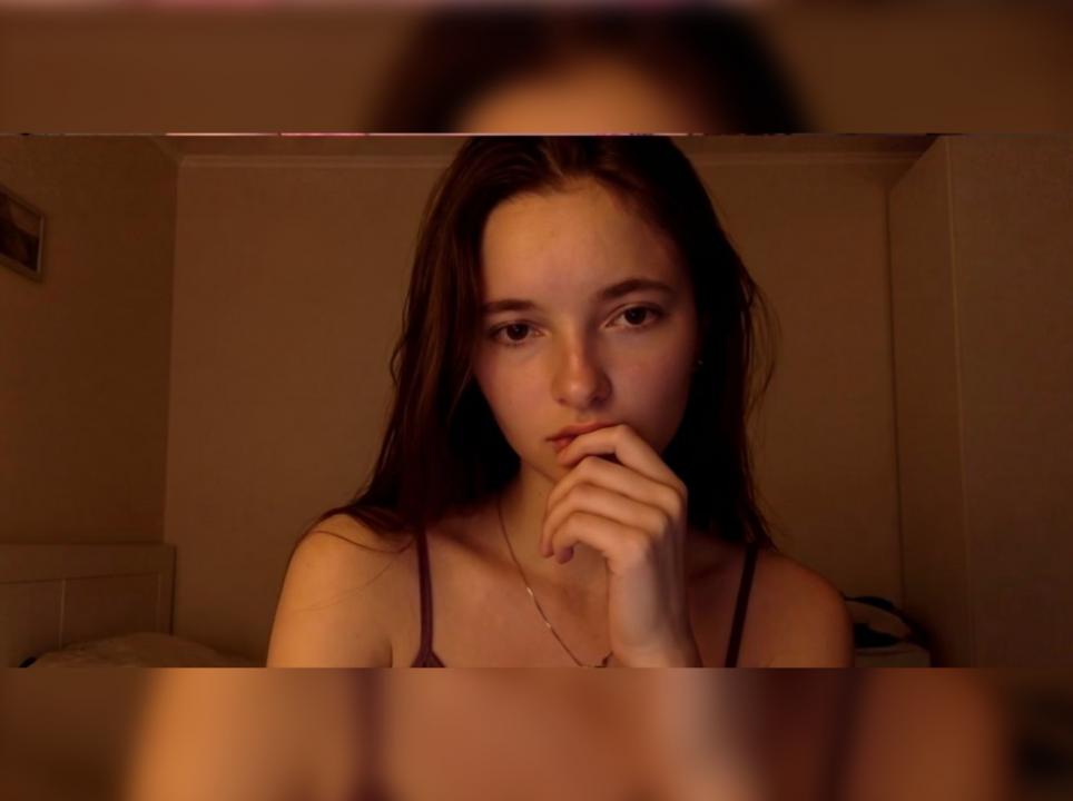Webcam chat profile for Esla: Ask about my Hobbies