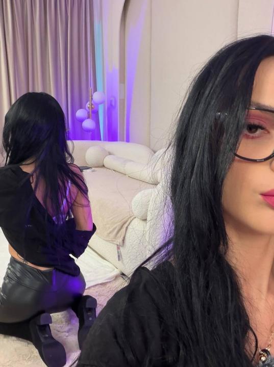 Webcam chat profile for IliriaKara: Dominatrix