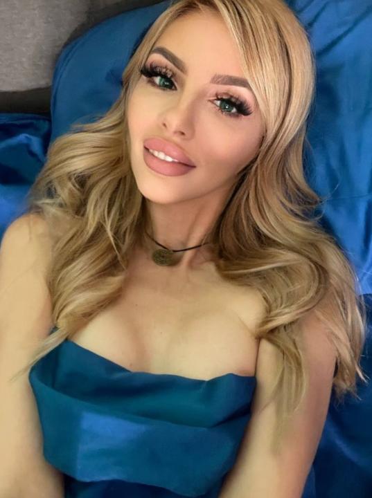Webcam chat profile for MargoLin8643: Outfits