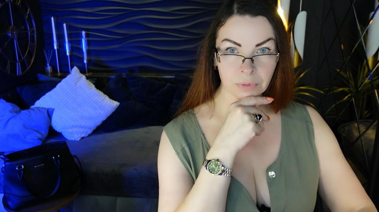 Webcam chat profile for MrsIngrid: Dominatrix