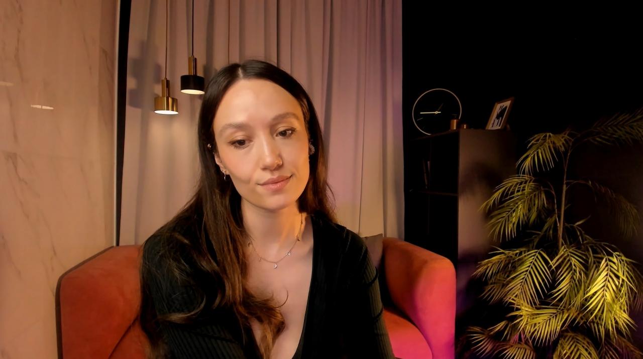 Webcam chat profile for AgnesGoddes: Legs, feet & shoes
