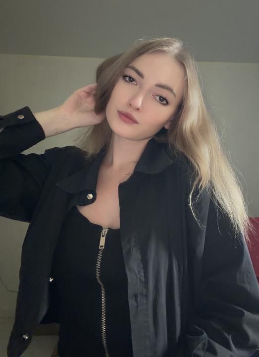 Webcam chat profile for RiriMiri: Outfits