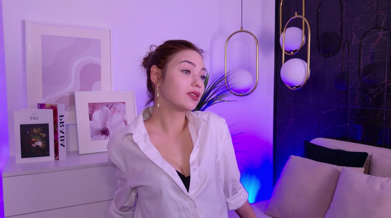 Webcam chat profile for AlysiaSun: Legs, feet & shoes