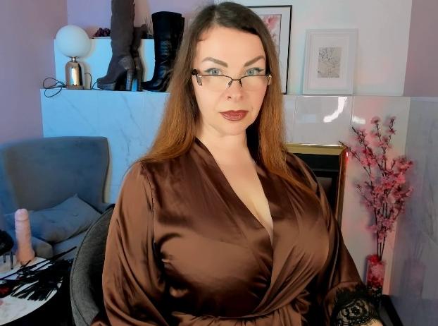 Webcam chat profile for MrsIngrid: Dominatrix