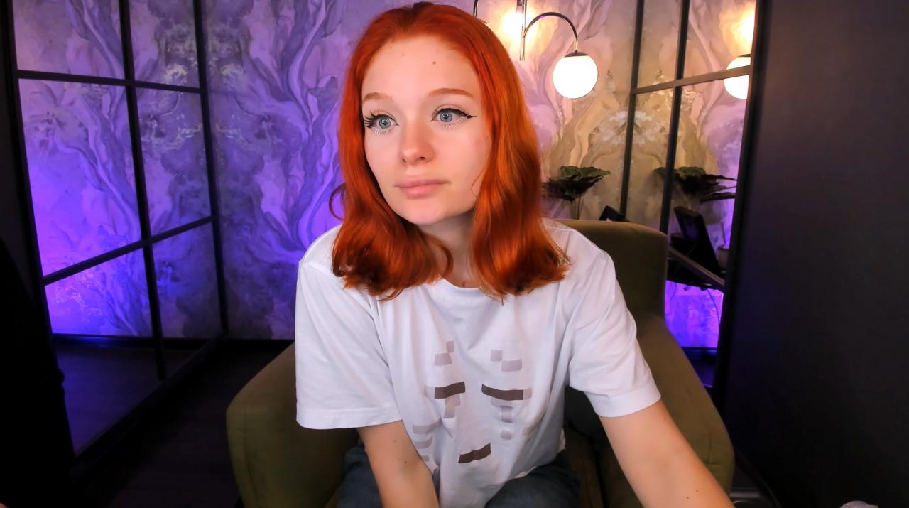 Webcam chat profile for LeslieLoom: Latex & rubber