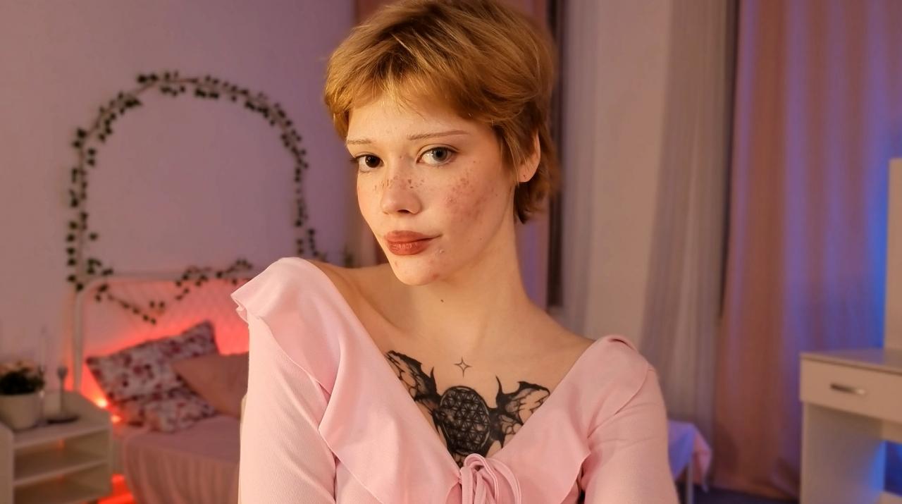 Webcam chat profile for SweetMell: Leather