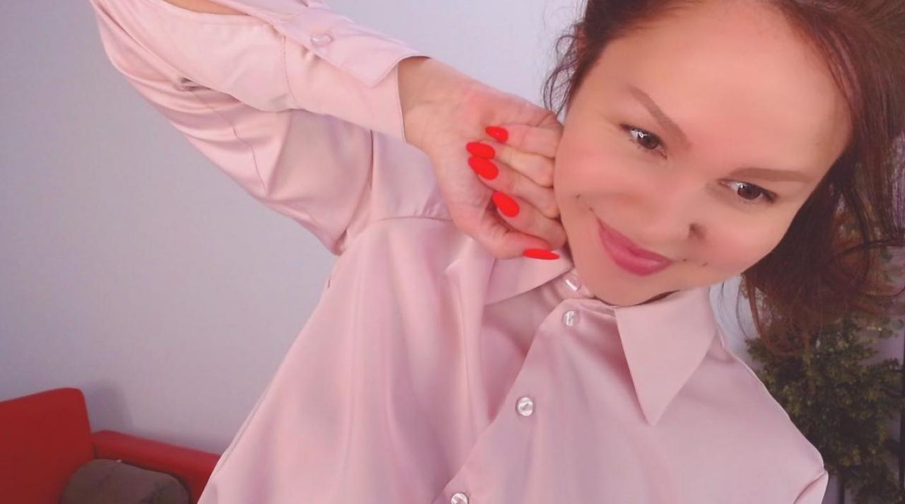 Webcam chat profile for VickyGold: Kissing