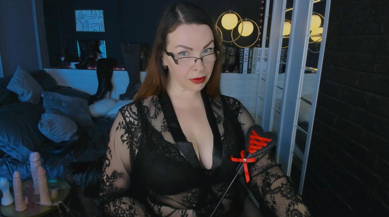 Webcam chat profile for MrsIngrid: Dominatrix