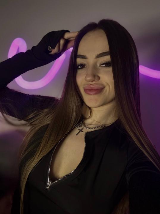 Webcam chat profile for V2anesa: Ask about my Hobbies