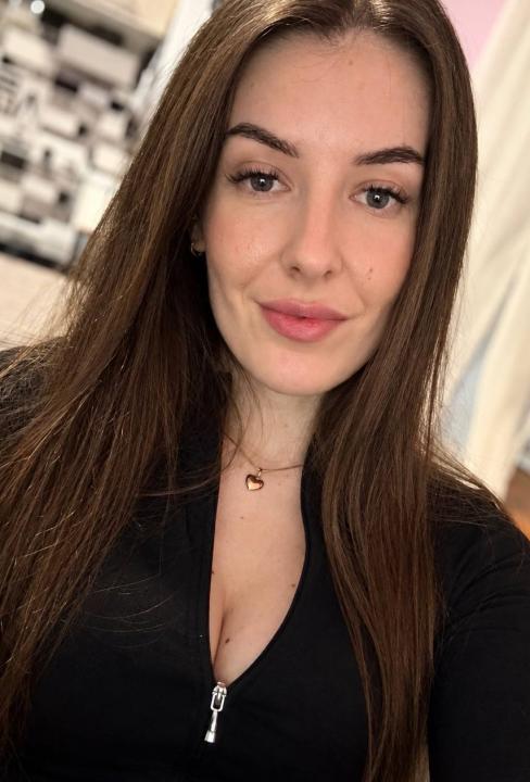 Webcam chat profile for YourLittleSecre