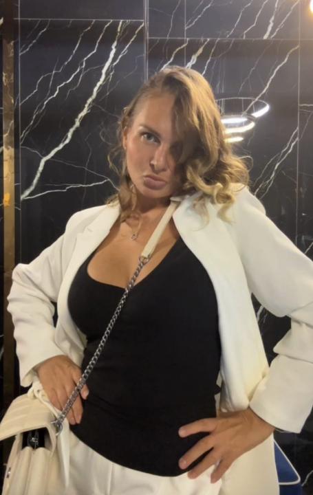 Webcam chat profile for WonderfulWoman: Lingerie & stockings