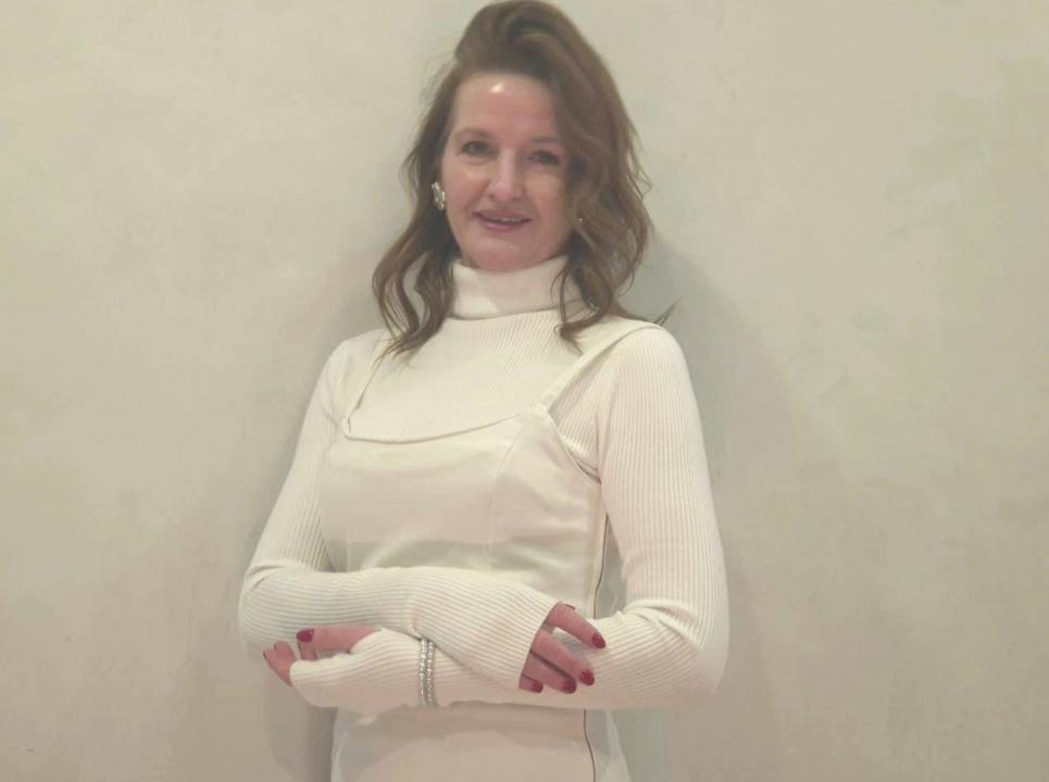 Webcam chat profile for Elizabeth1V: Dancing